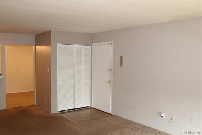 Photo - 26309 Seven Mile W