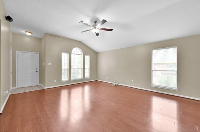 Photo - 506 Paradise Ln