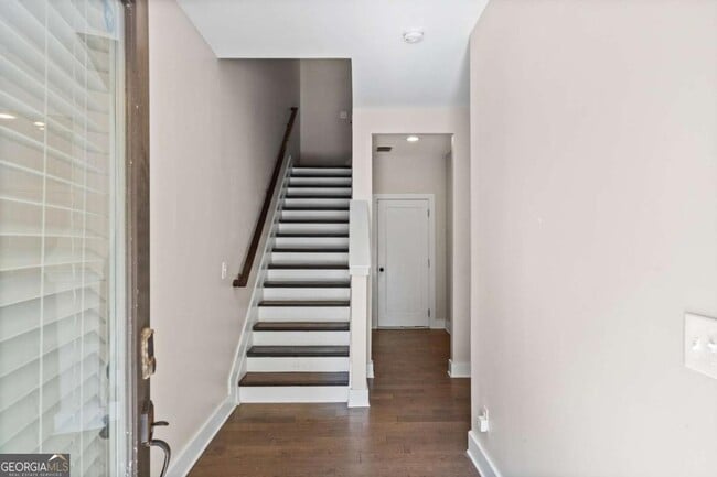 Photo - 2180 Colvin Ct NW