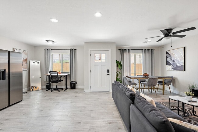 Photo - 3850 S 18th St Unit ID1244349P