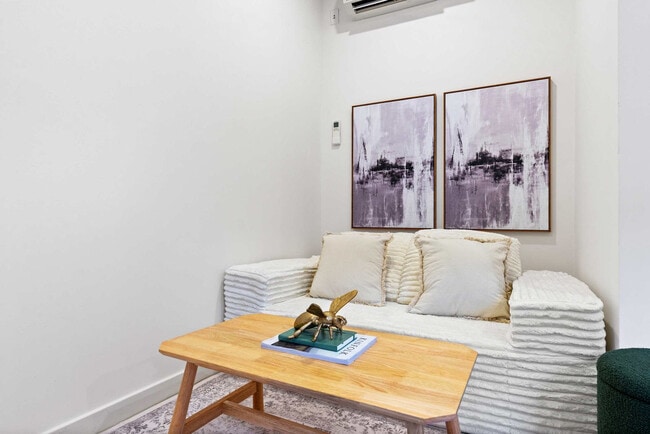 Photo - 311 Eckford St Unit ID1376594P