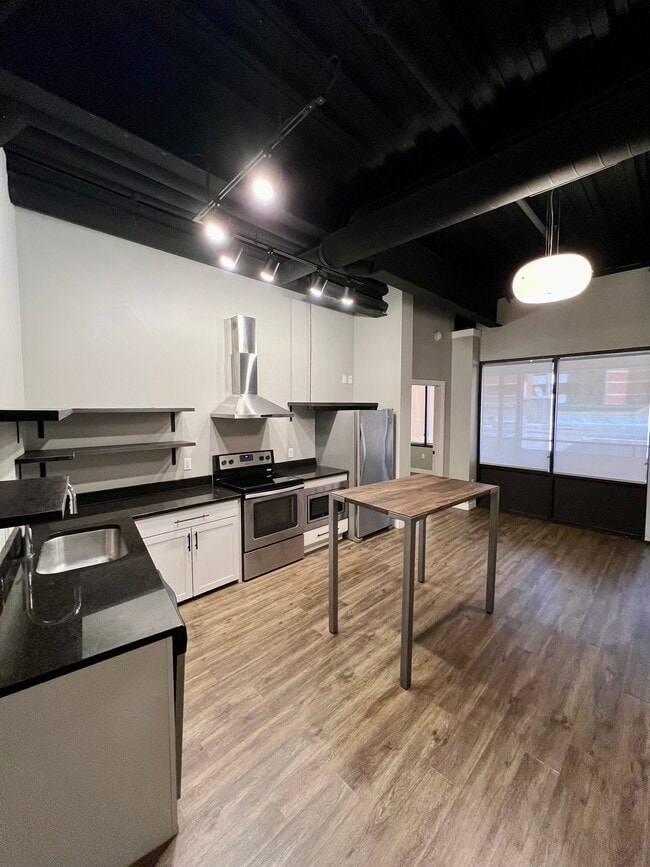 Photo - Mall Plaza Lofts