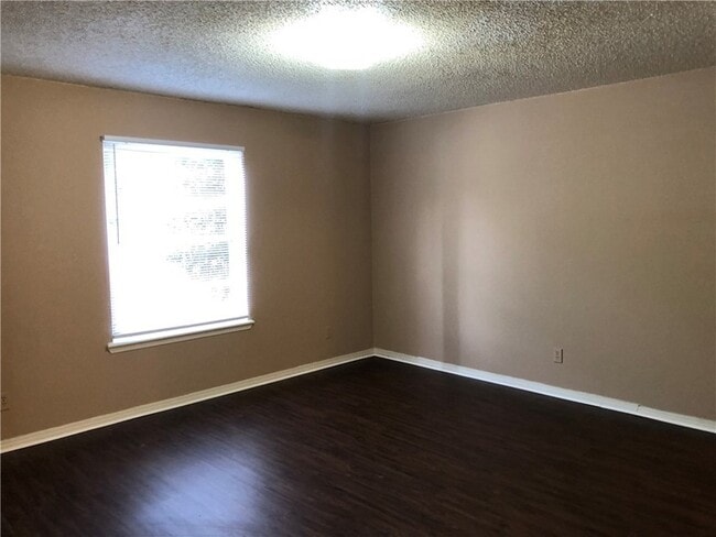 Photo - 605 N Betty Jo Dr Unit 2