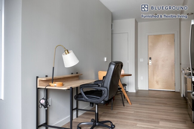 Photo - 1550 Soldiers Field Rd Unit FL5-ID998