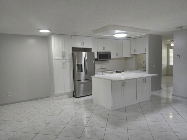 Photo - 1322 Pines Ln