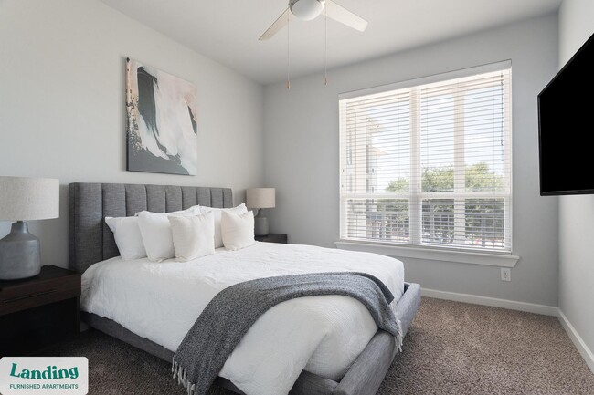 Building Photo - 4300 Cromwell Dr Unit 1206