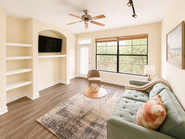 Building Photo - 100 Riverfront Park Dr Unit SI ID1534510P
