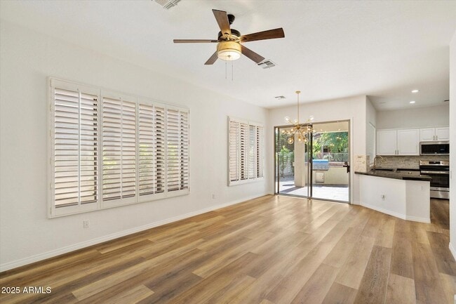 Photo - 1925 W Olive Way