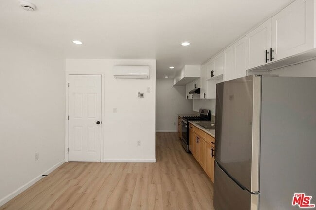 Photo - 435 W Elk Ave
