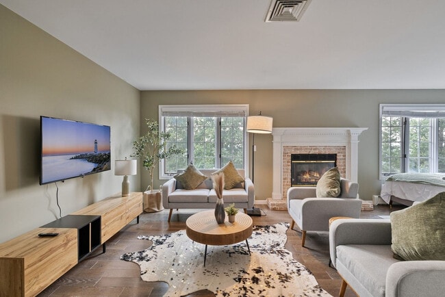 Photo - 321 Museum Village Rd Unit SI ID1466758P