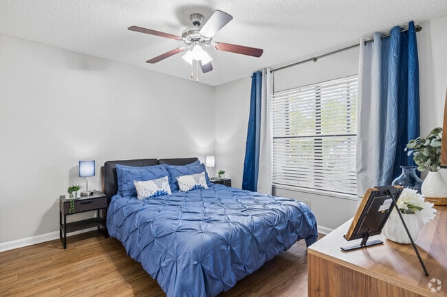 Bermuda 1BR, 1BA - 730SF - Bedroom - Grande Oasis at Carrollwood