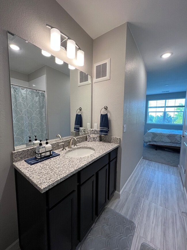 Photo - 1801 S Dunkirk St Unit ID1061367P