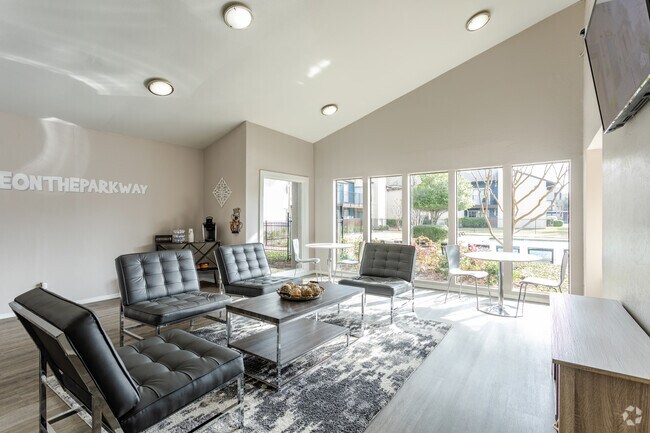 Internet Cafe - Windridge On The Parkway