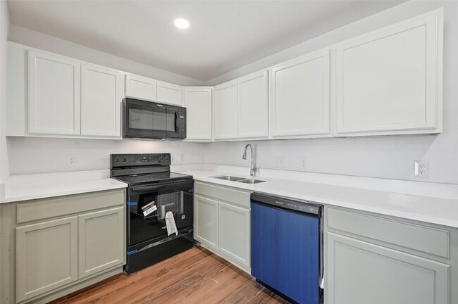 Photo - 8708 Ronnie St