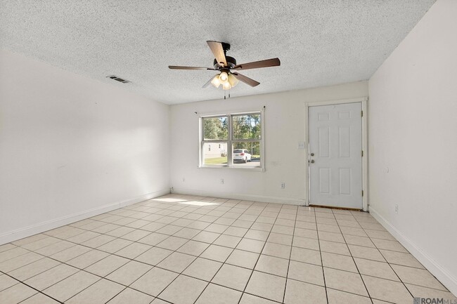 Photo - 27859 Frindik Ln
