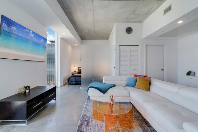 Photo - 151 SE 1st St Unit FL30-ID1357114P