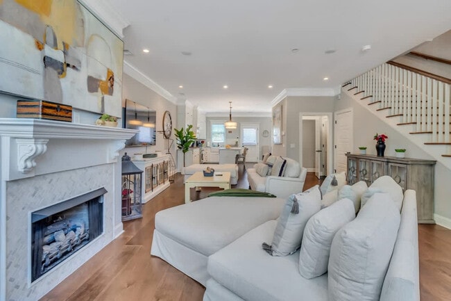 Building Photo - 305 Alice St Unit ID1244803P