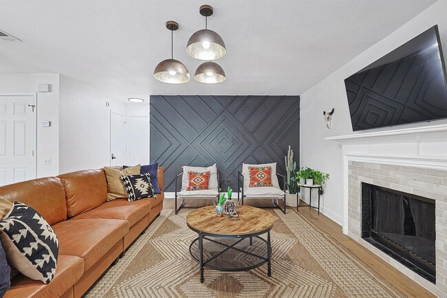 Photo - 6872 Greenleaf Dr Unit ID1319943P