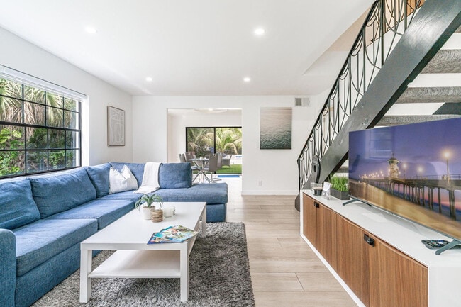 Photo - 809 SW 14th Ct Unit SI FL2-ID1475655P