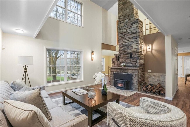 Photo - 338 Clove Rd Unit ID1056821P