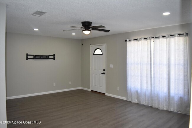 Photo - 2145 Watkins Rd SE