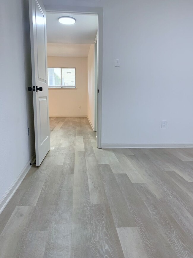 Photo - BlueBird Apartments