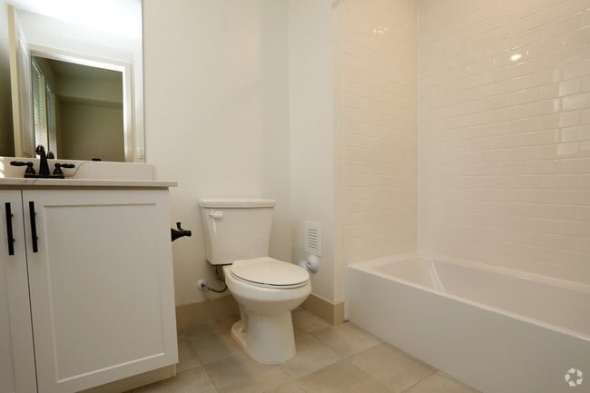 Bathroom - Arrive Los Carneros