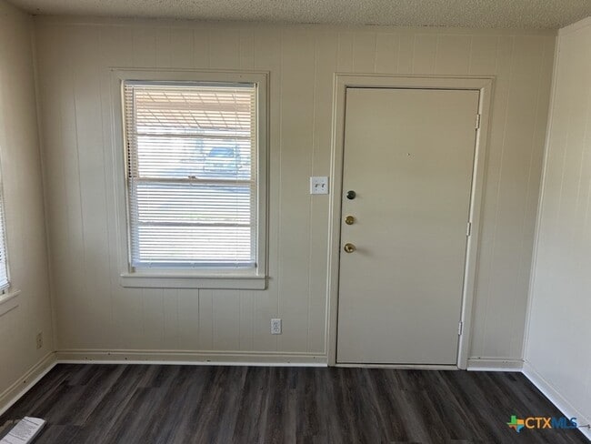 Photo - 715 Cardinal Ave