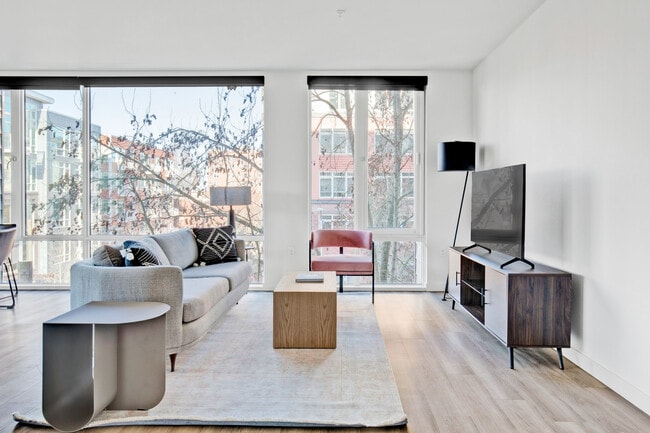 Building Photo - 1530 Belmont Ave Unit FL2-ID3152A