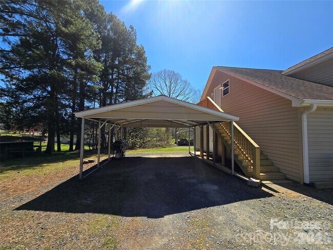 Photo - 105 A Kluttz St