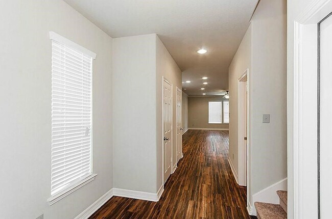Photo - 52 Woodland Hills Dr Unit B