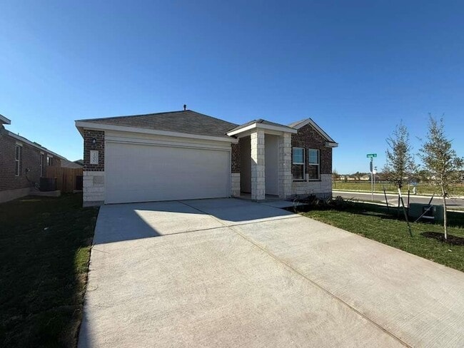 Photo - 200 Herald Dr