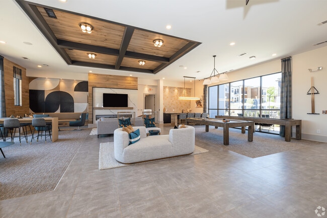 Photo - Sonderly at the Concourse