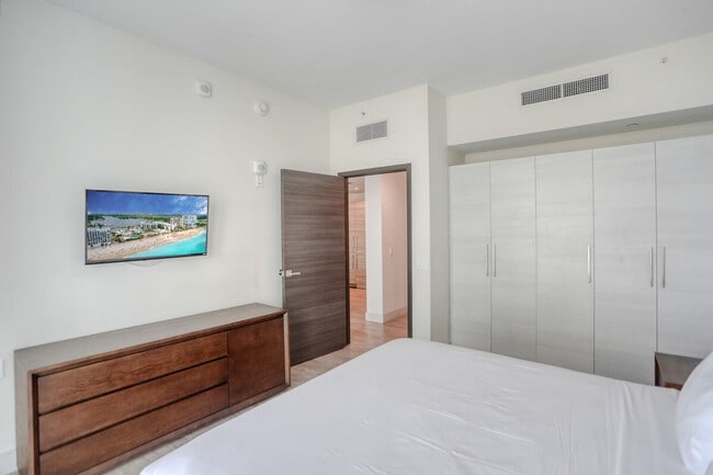 Photo - 345 Indiana St Unit ID1387535P