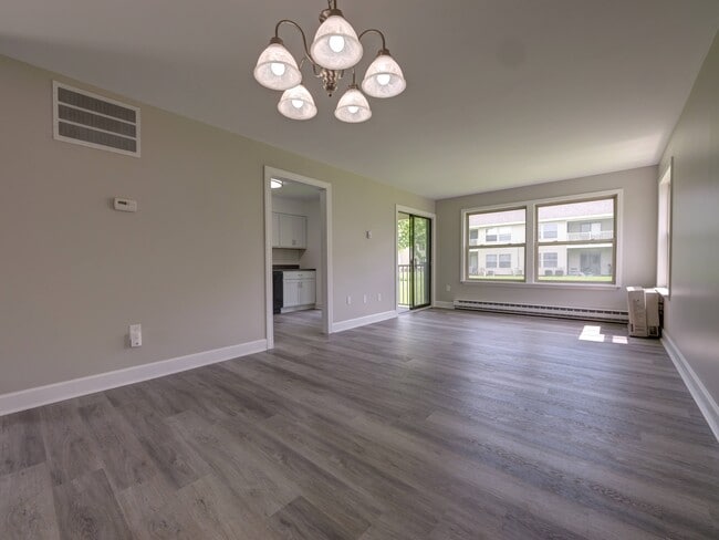 Photo - Colonie East Apartments