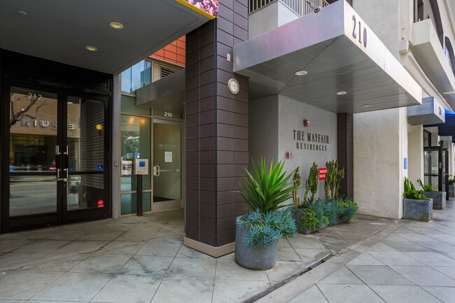 Mayfair Entrance - Mayfair Residences at Santa Monica Beach