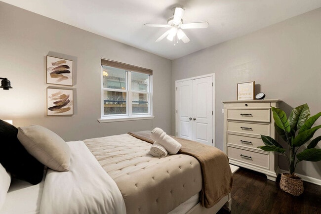 Photo - 1909 S Michigan Ave Unit ID1244939P