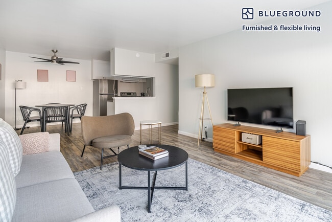 Photo - 2019 Shore Line Dr Unit SI FL1-ID2162