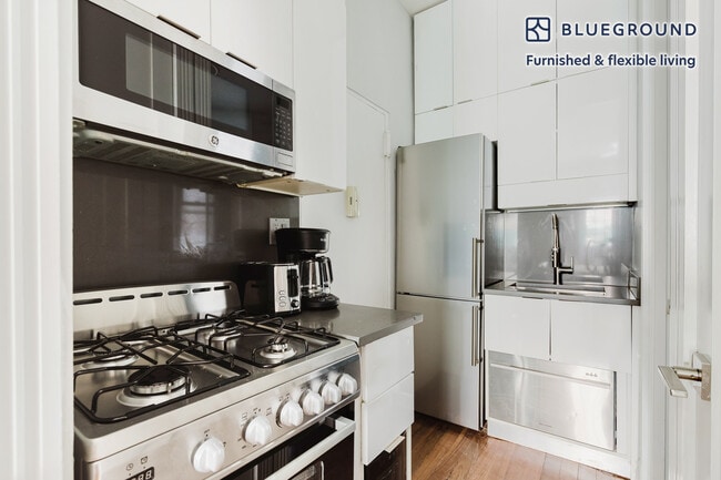 Photo - 51 Leroy St Unit FL1-ID1790