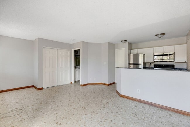 Photo - Country Creek Apartments