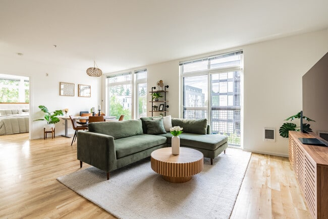 Building Photo - 2207 E Union St Unit GO ID1364268P