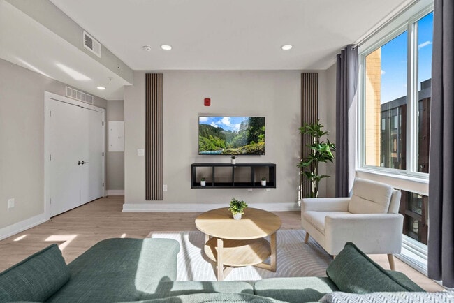 Photo - 916 N Delaware Ave Unit ID1352424P