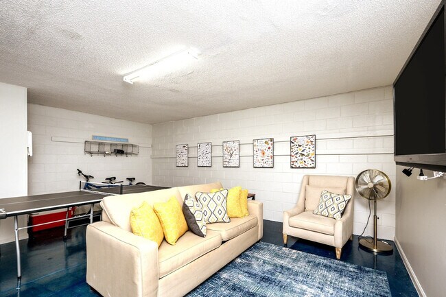 Photo - 22 Moreno Point Rd Unit ID1285898P