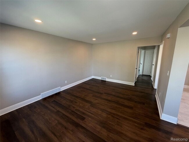 Photo - 6919 Archdale St