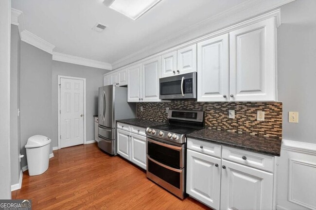 Photo - 605 Lofty Ln