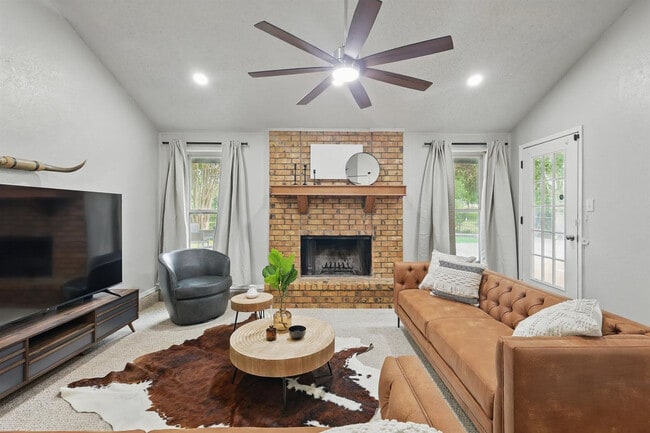 Building Photo - 5830 Jester Dr Unit ID1239935P