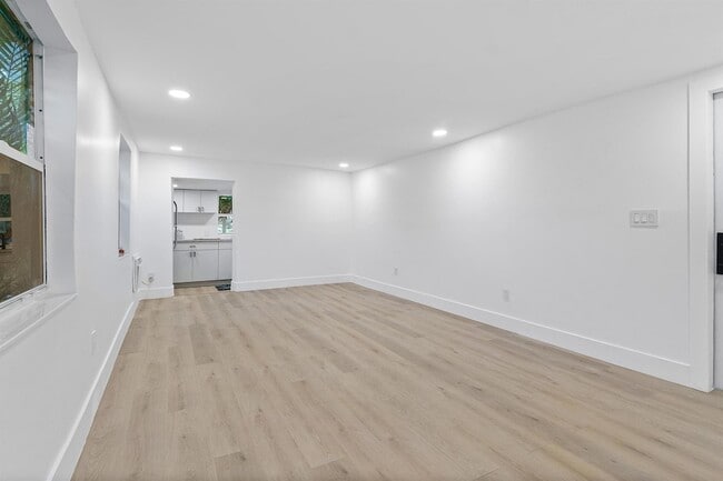 Photo - 107 SW 4th Ave