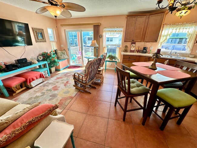 Photo - 40 Nettles Blvd Unit SI ID1537503P