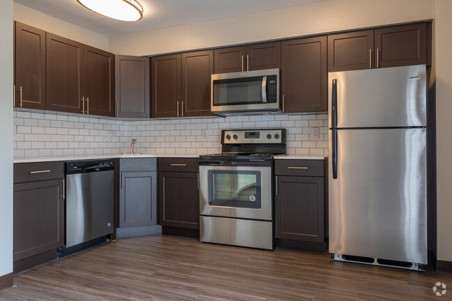 Kitchen - River Pointe