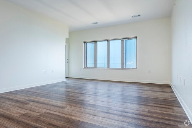 2BR, 2BA - 1,140SF - Living Room - Lake Edge